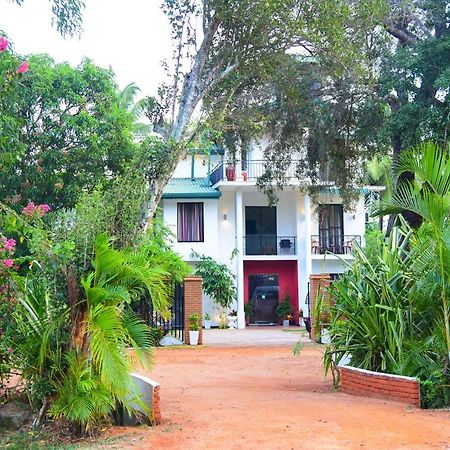 Hotel Moonstone Anuradhapura Kültér fotó
