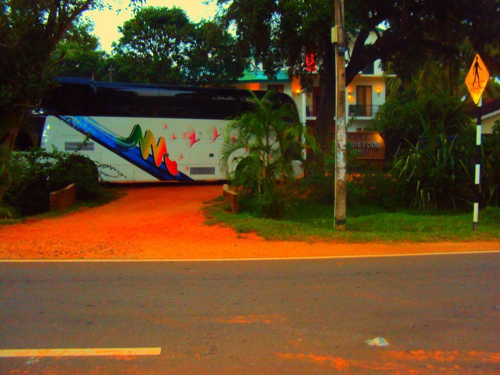 Hotel Moonstone Anuradhapura Kültér fotó
