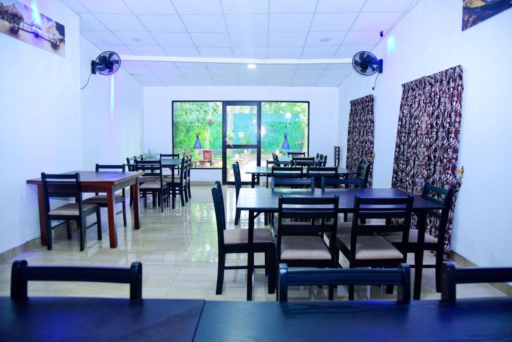 Hotel Moonstone Anuradhapura Kültér fotó