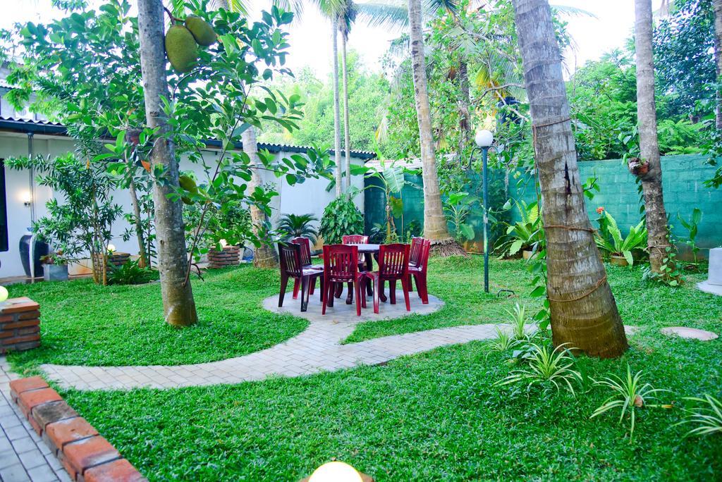 Hotel Moonstone Anuradhapura Kültér fotó