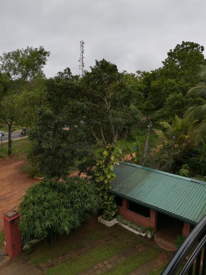 Hotel Moonstone Anuradhapura Kültér fotó