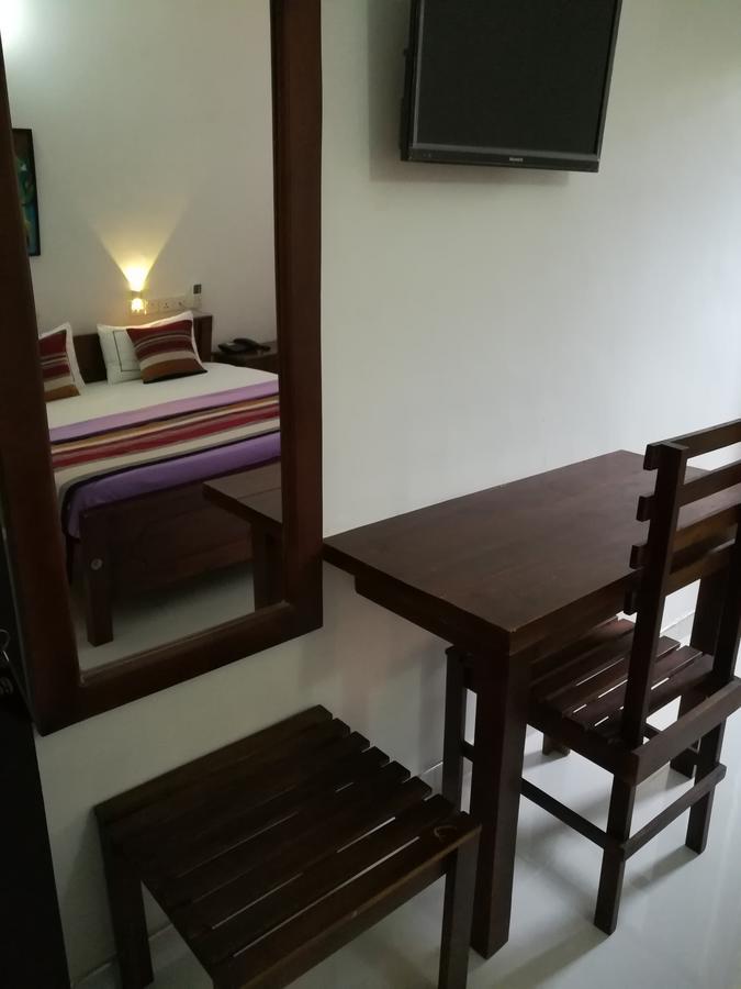 Hotel Moonstone Anuradhapura Kültér fotó