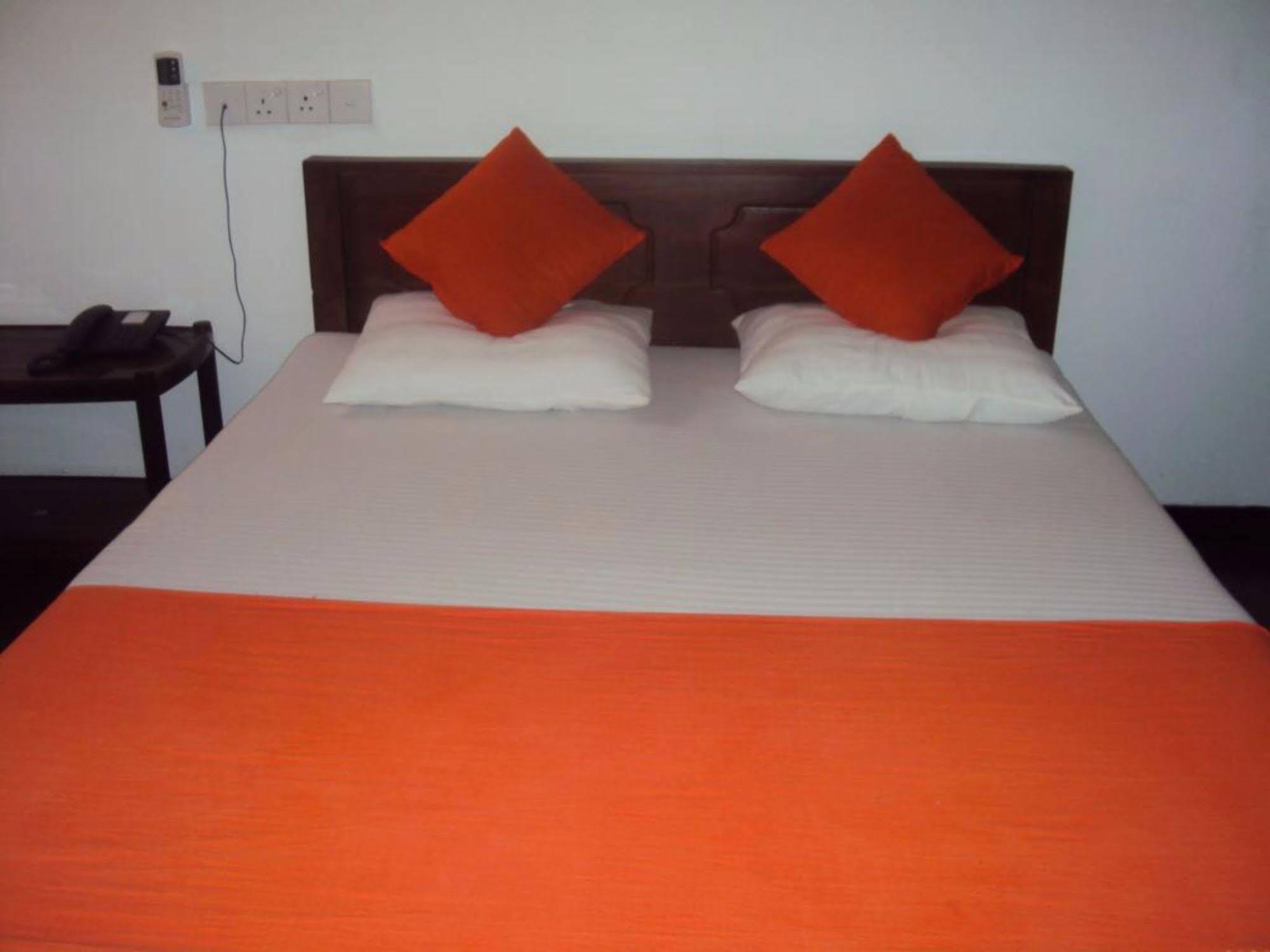 Hotel Moonstone Anuradhapura Kültér fotó