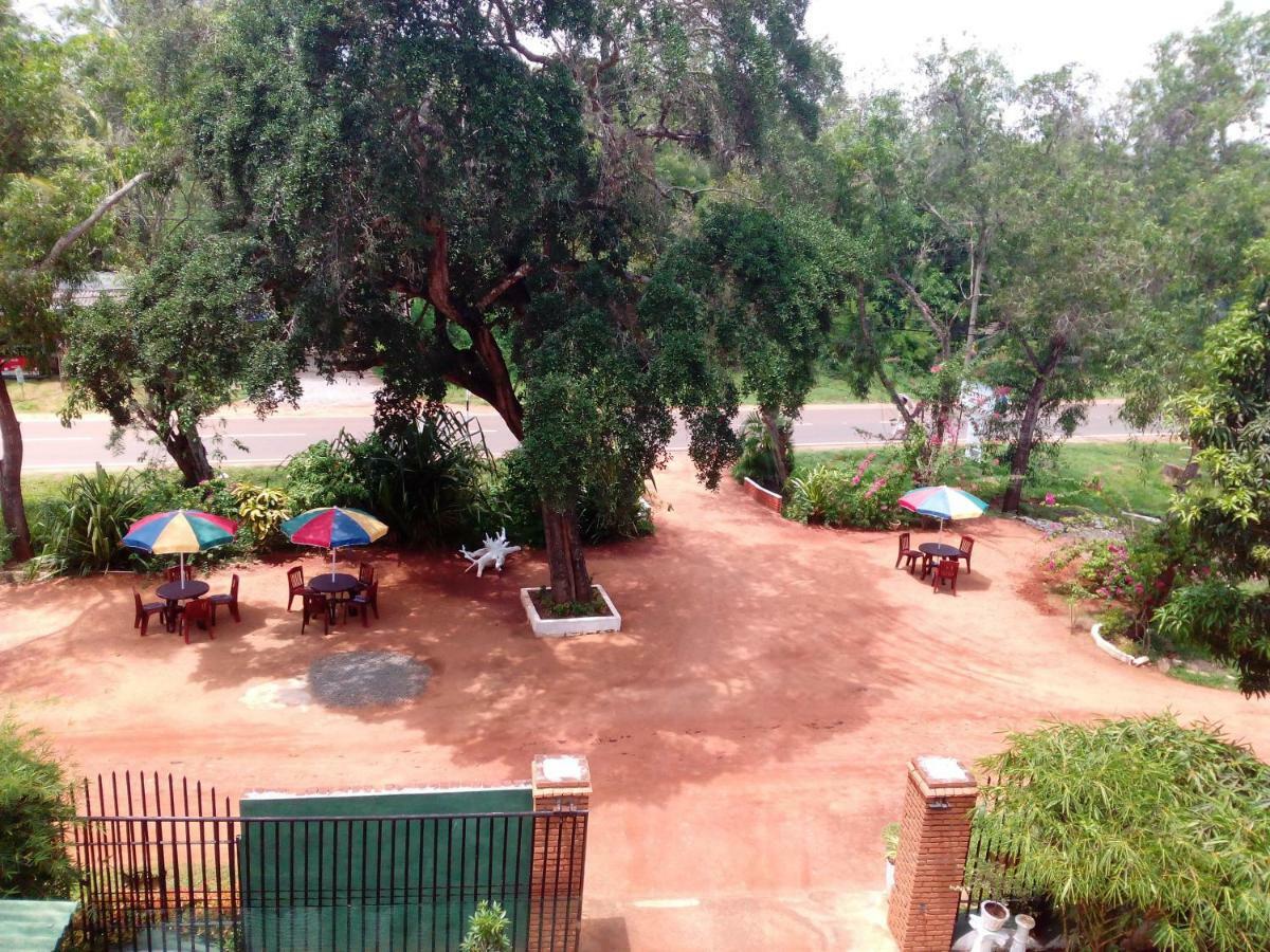 Hotel Moonstone Anuradhapura Kültér fotó